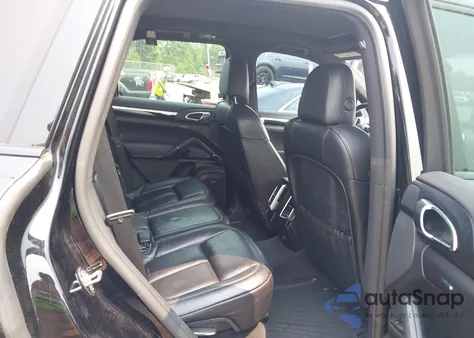 2017 Porsche Cayenne Platinum Edition z USA, uszkodzony, nr VIN WP1AA2A24HKA83525